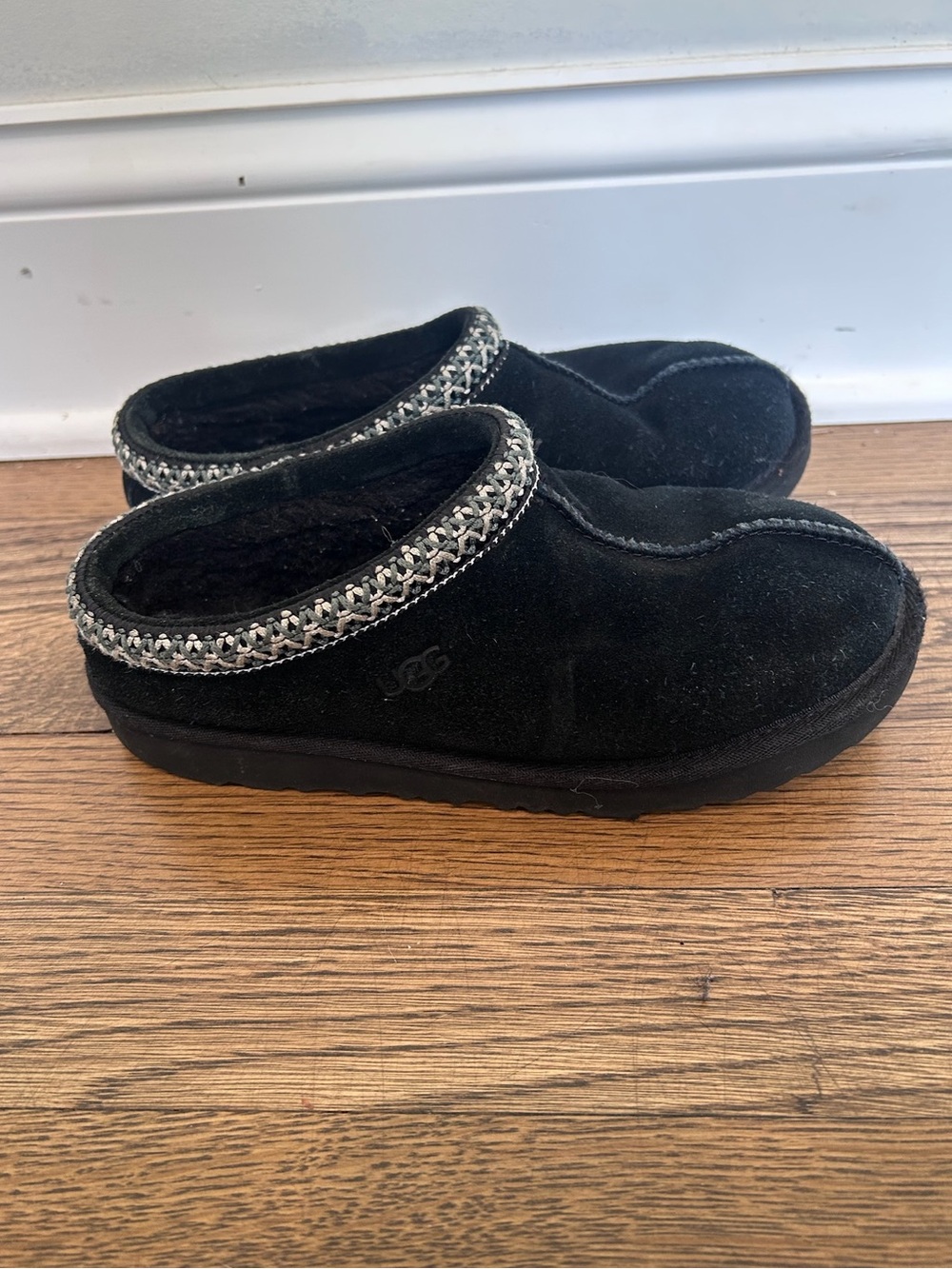 UGG Kids Tasman II Slippers Black Suede Size 3 Big Kid Slip On Clog Shoes Comfy